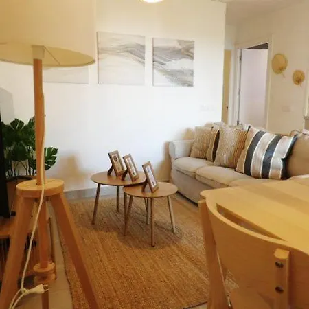 Isabel, Con Piscina, Restaurante Y Zona De Juegos Apartamento