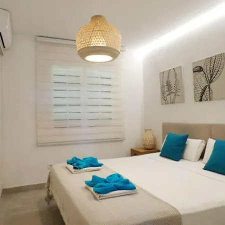 Isabel, Con Piscina, Restaurante Y Zona De Juegos *