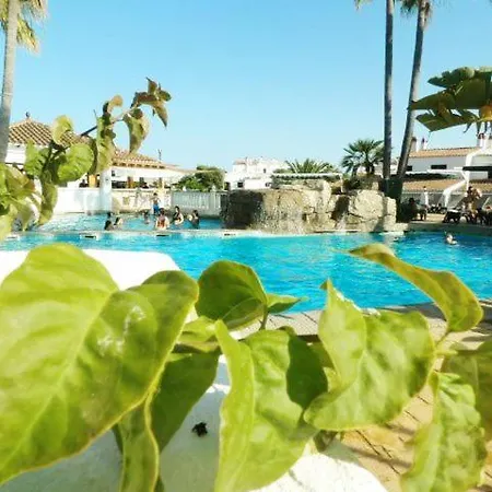 Isabel, Con Piscina, Restaurante Y Zona De Juegos Appartamento