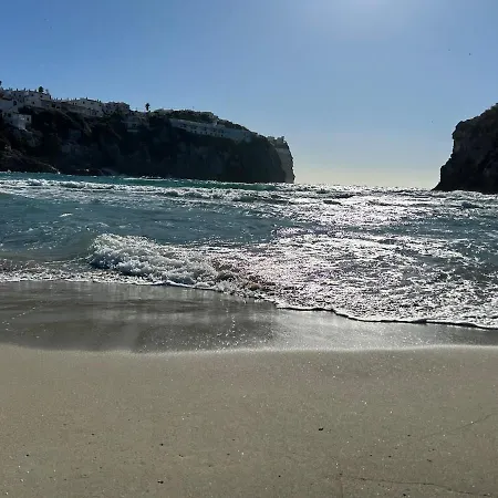 Isabel, Con Piscina, Restaurante Y Zona De Juegos