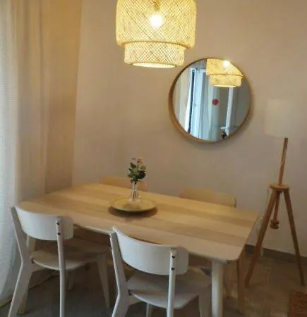 Isabel, Con Piscina, Restaurante Y Zona De Juegos